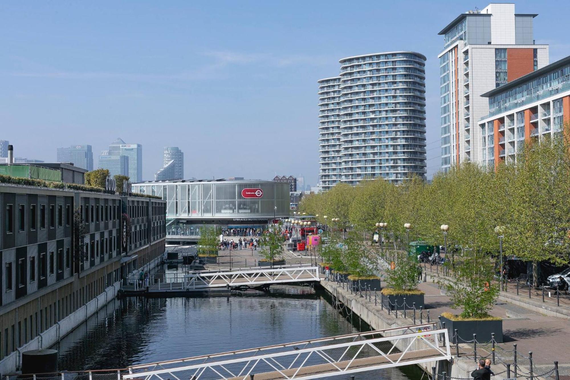 Serene Waterfront Rooms - Excel Londres Extérieur photo