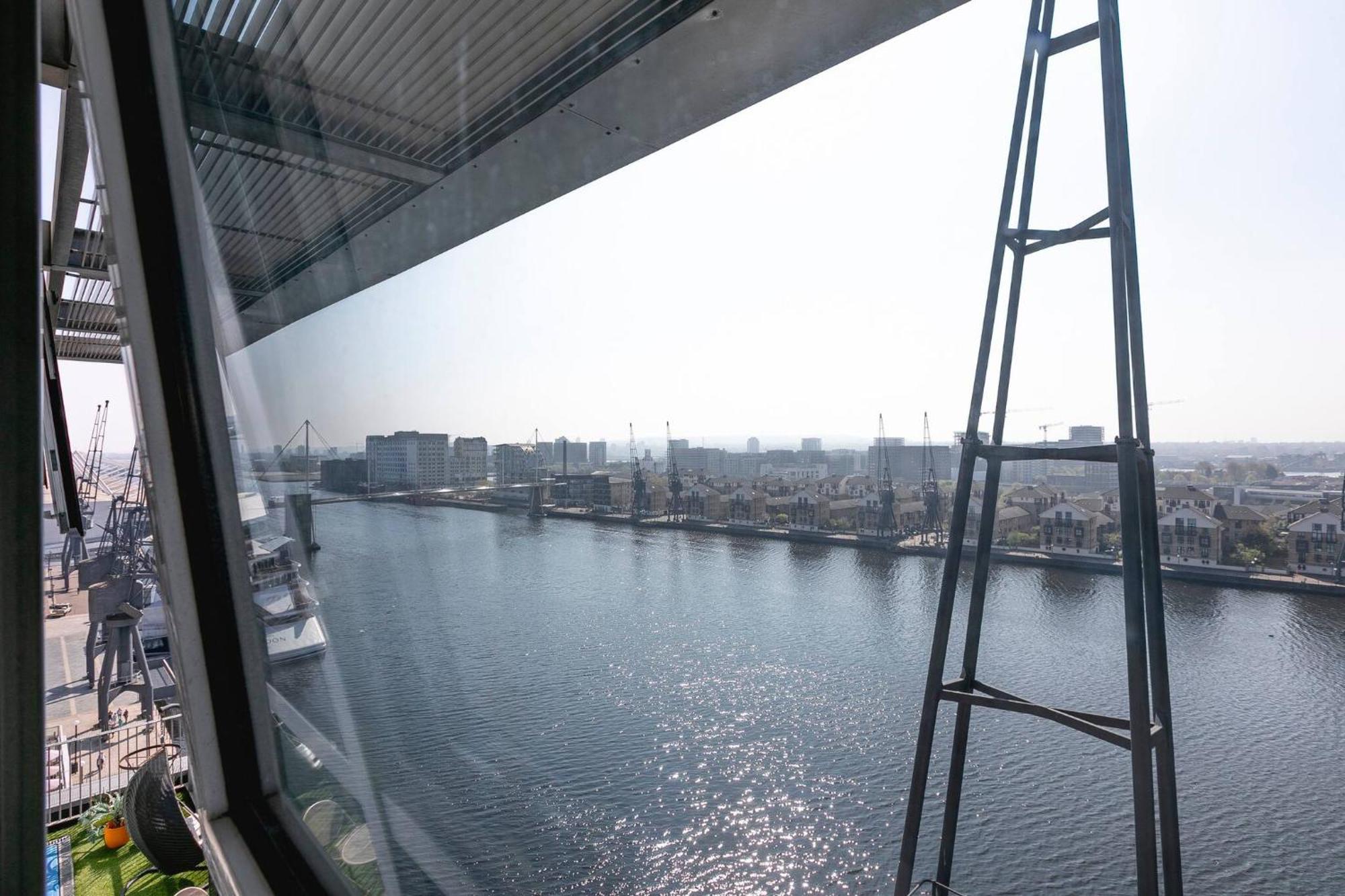 Serene Waterfront Rooms - Excel Londres Extérieur photo